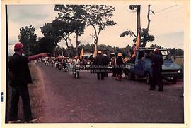 Foto Arak-arakan warga menyambut Ketua Umum DPP Golkar ke Kabupaten Kebumen