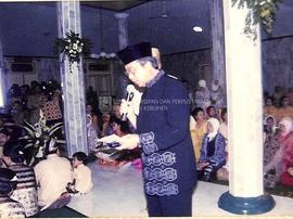 Taufiq Kemas memberikan pidato sambutan pada prosesi akad nikah dan menjadi saksi pernikahan Bupa...